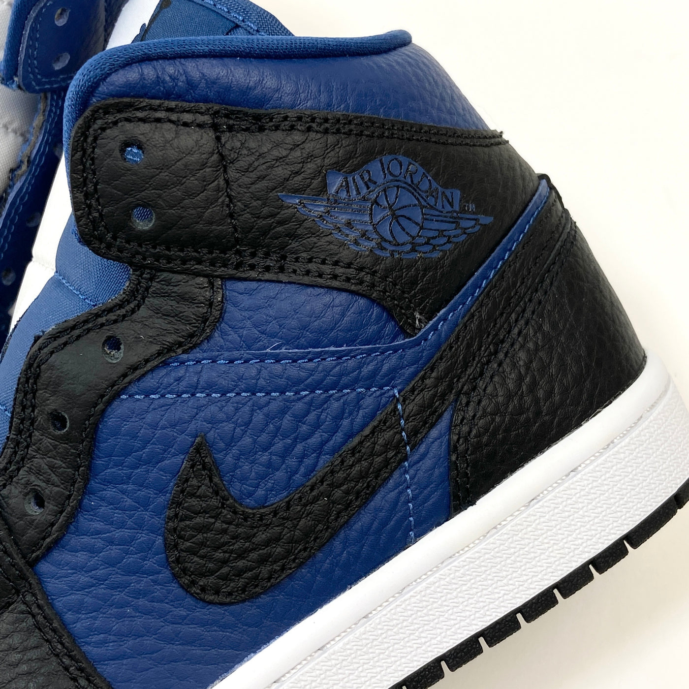 【新品】WMNS AIR JORDAN 1 MID SE DR0501-401 W's US6 / 23cm