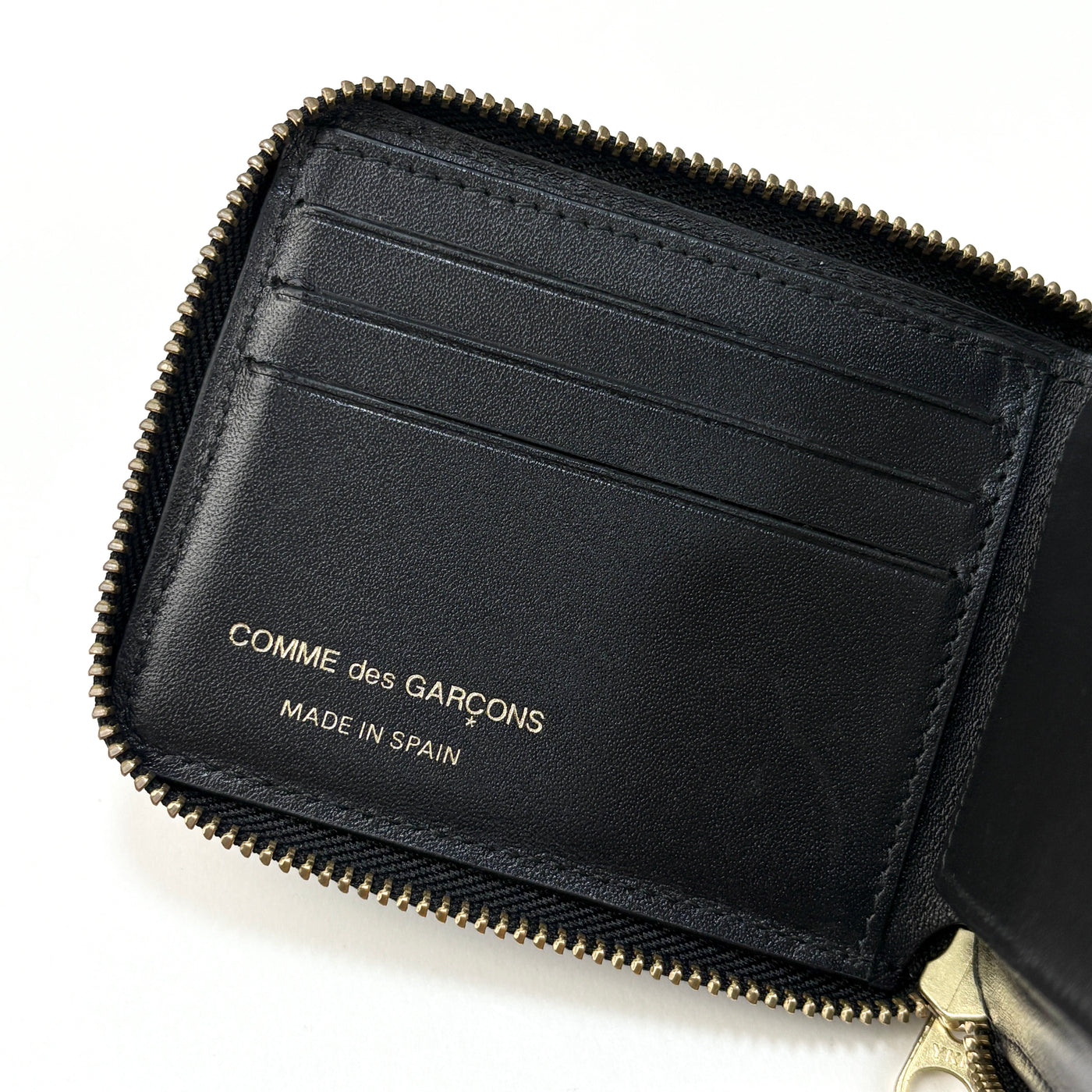 ラウンドファスナー 二つ折り財布 SA7100