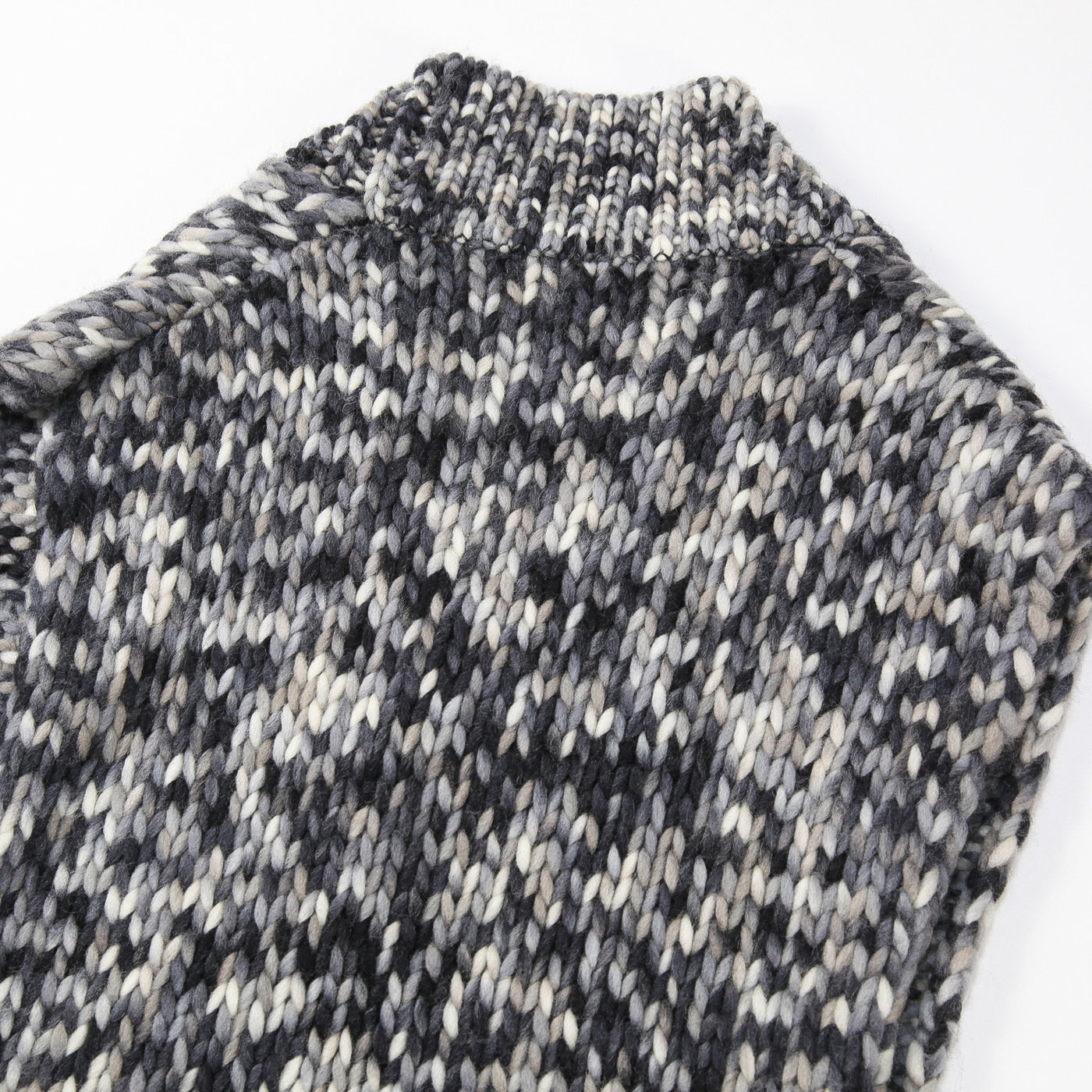 SEC.10 LOW GAUGE KNIT V-NECK VEST .10 S101235 FREE