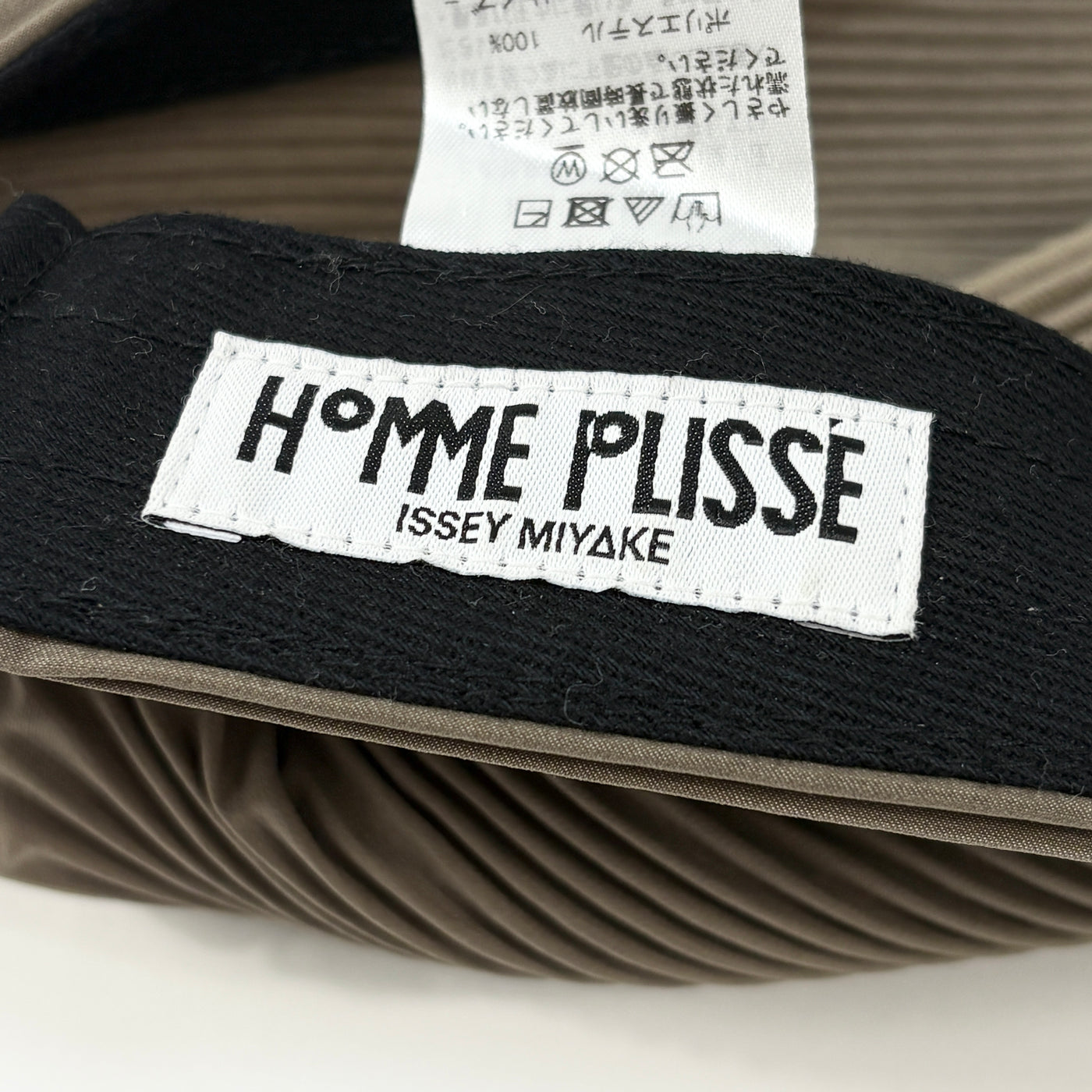 2019AW PLEATS CAP HP93AA530 FREE