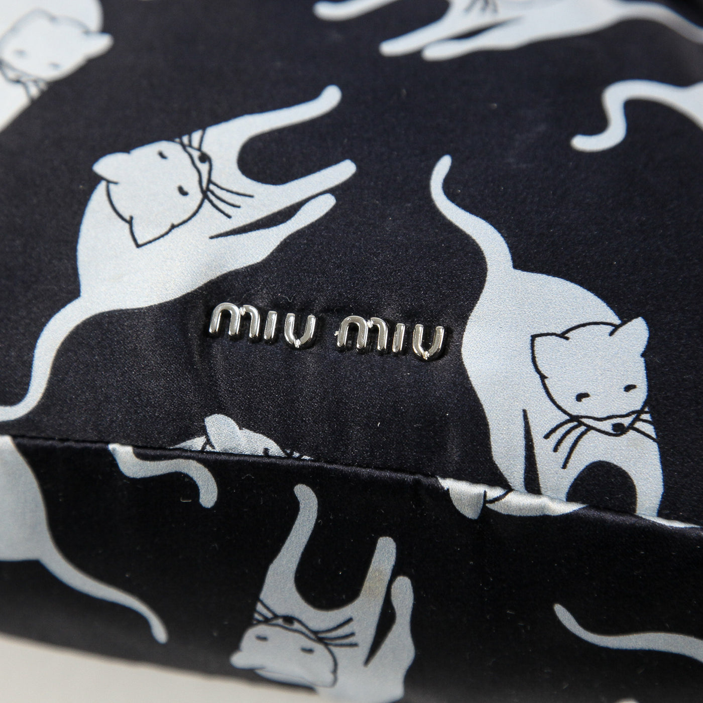 miumiu ショルダーバッグ ネコ ,カテゴリー 【公式通販】